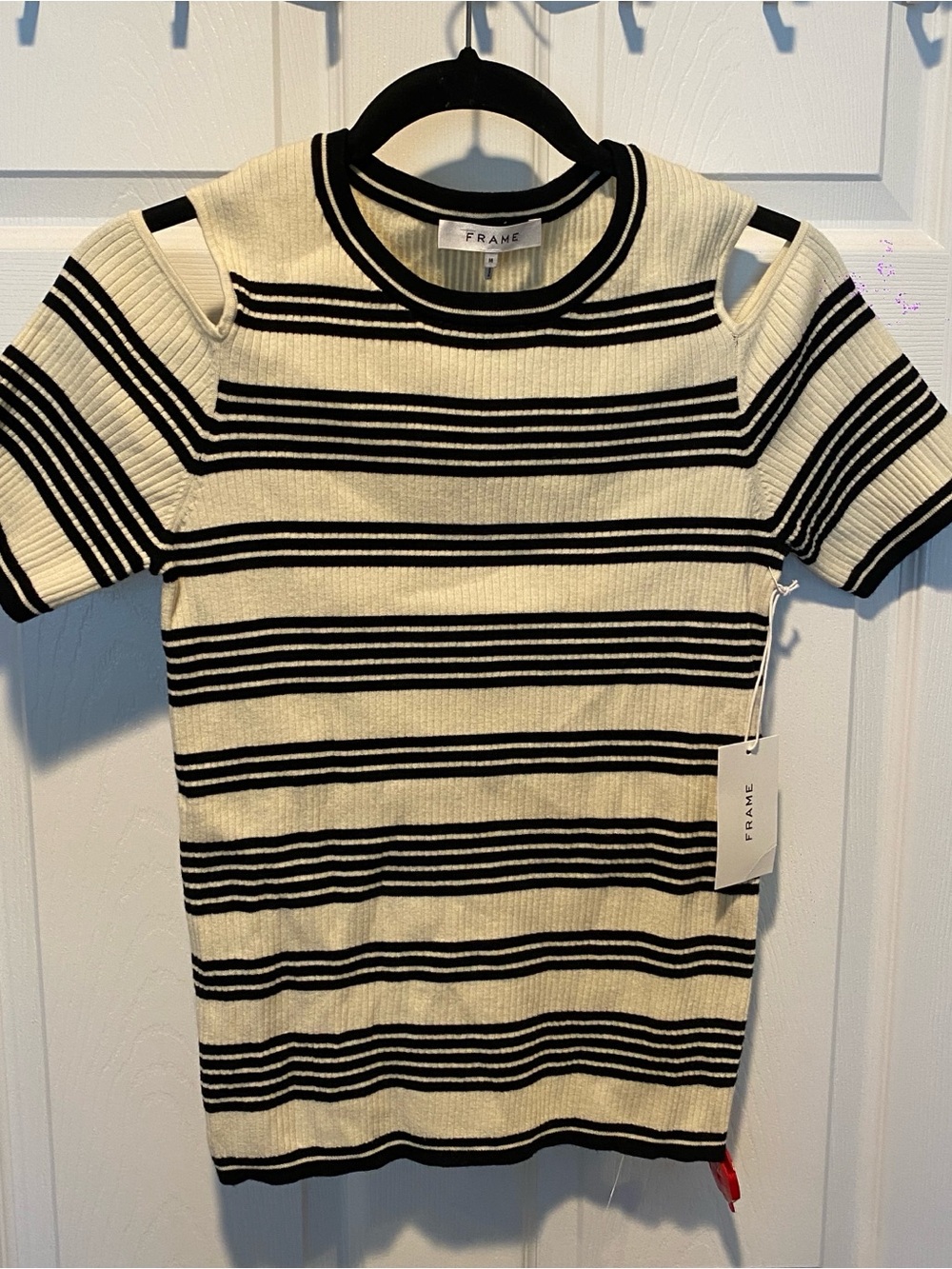 FRAME Women’s Ribbed Cold Shoulder Knit Top Sweater Off White Multi Size M NWT